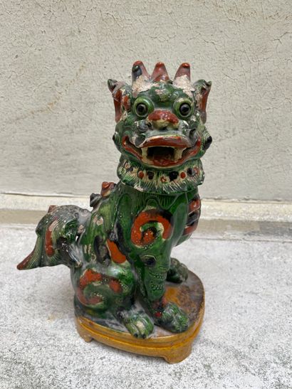null Glazed terracotta statuette, chimera forming an incense-holder, enameled red,...