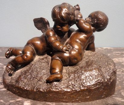 D’après CLODION Putti

Bronze à patine brune foncée. Fonte d'édition ancienne.

12,5...