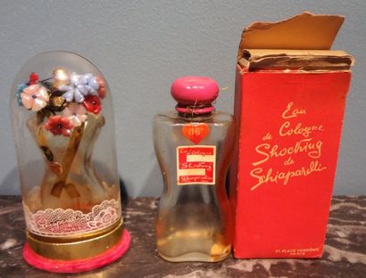 SCHIAPARELLI Un flacon d'eau de Cologne (vide) "Shocking Schiaparelli" et un flacon...