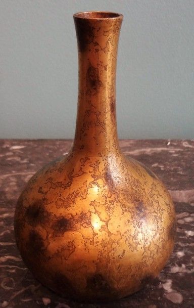 CHRISTOFLE Vase bouteille en bronze oxydé

Haut. 17,5 cm