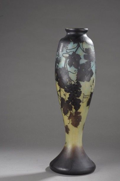 null DAUM Antonin (1864-1931)

	Grand vase balustre sur piédouche. Epreuve de tirage...