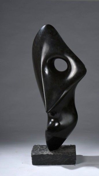 Antoine PONCET (né en 1928)
Composition
Marbre noir, signée.
Socle en pierre...