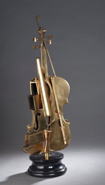 null ARMAN (1928-2005)
VIOLON CUBISTE, 2005
Bronze soudé à patine dorée monté sur...