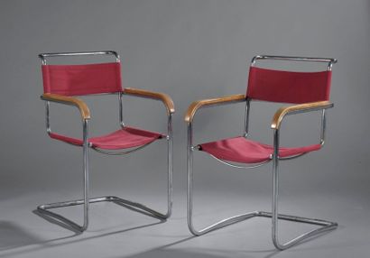null BREUER Marcel (1902-1981) & THONET
Paire de fauteuils modèle « B34 », à structure...