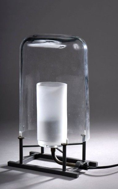 null Carlo MORETTI (XX)

Lampe de table constituée d'un socle en métal noir surmonté...