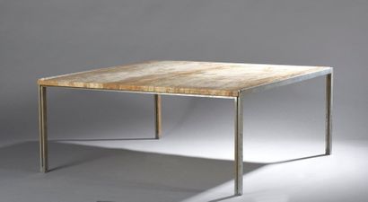 null KNOLL

Table basse à structure en acier, plateau en marbre brun, piètement à...