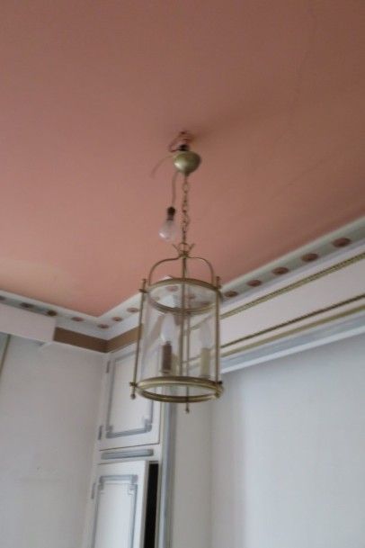 null Lanterne en bronze doré à trois lumières. 

Style Louis XVI