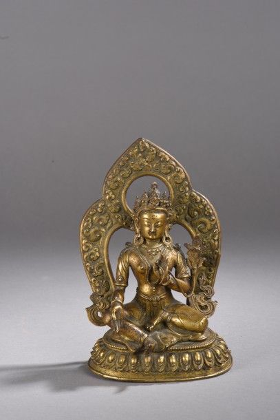Statuette en bronze doré, le boddhisattva...