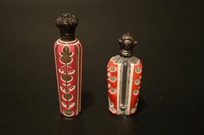 null Deux flacons à sel en Overlay 

XIXème siècle