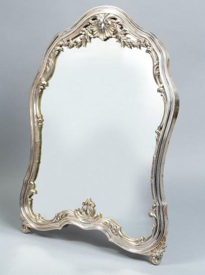 null Un important miroir de toilette en argent, 1er titre 950‰, de style Louis XV,...