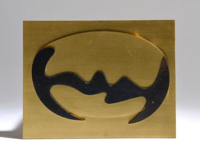 null Jean LEGROS (1917-1981) 

Relief en laiton jaune et noir. 

17 x 22 cm
