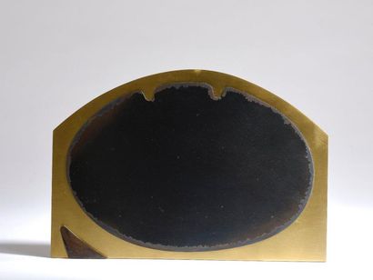 null Jean LEGROS (1917-1981) 

Relief en laiton jaune et noir. 

18 x 26 cm

(Légère...