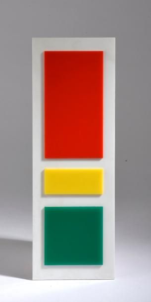 null Jean LEGROS (1917-1981) 

Relief en altuglas rouge, jaune, vert 

Signé au dos.

38...