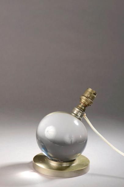 null Jacques ADNET (1900-1984) & BACCARAT 

	Lampe boule ancienne en verre blanc...