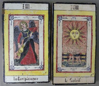 null Jeu de tarot comportant 21 lames en céramique