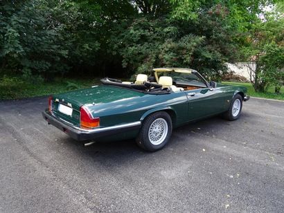 null JAGUAR XJS Cabriolet 5.3 V12 - 1988 
Peinture neuve verte, sellerie cuir magnolia...