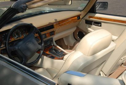 null JAGUAR XJS Cabriolet 4.0l – 1995
Version la plus recherchée et la plus fiable....