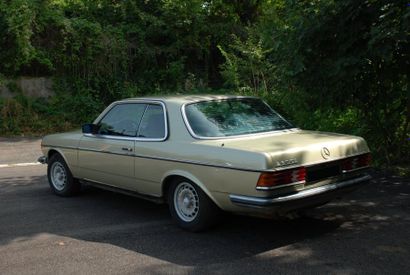 null MERCEDES-BENZ 280 CE (c 123) - 1983,
Première main avec ses carnets et bon de...