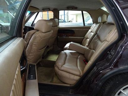 null BUICK Park Avenue V6 gpl - 1994 
Sellerie cuir beige, peinture deux tons.
178...