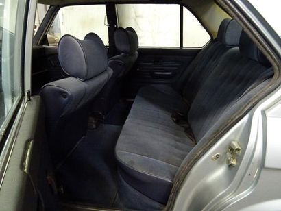 null BMW 518 - 1984
Gris métal, sellerie velours bleu. 88000km. Véhicule dans un...