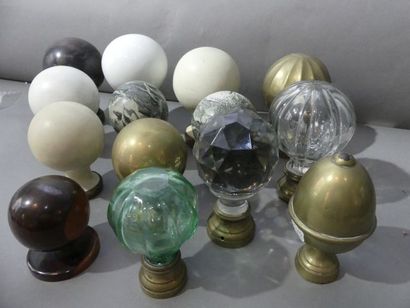 null 14 boules d'escalier en bois, laiton, céramique ou verre.
Dimensions variables
(Petits...