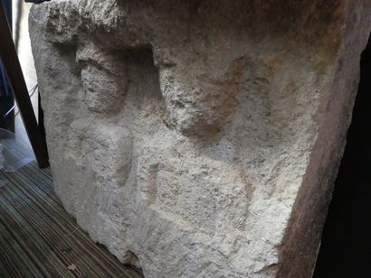 null Art celtique, Vème – Ier siècles avant J-C
Stèle à deux personnages
Pierre calcaire...
