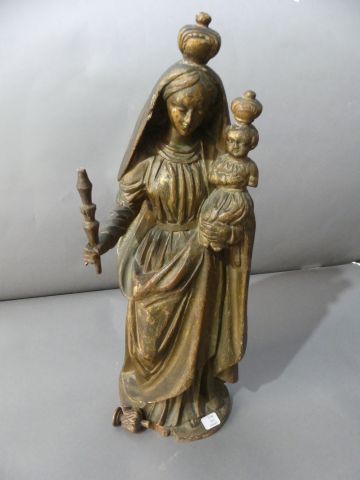 null Vierge à l'enfant en bois sculpté anciennement doré.
XIXè siècle
Haut. 44 cm
(Petits...