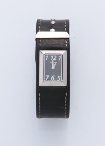 null DINH VAN. 
Montre DINH VAN 765. Montre bracelet de dame en acier, cadran noir...