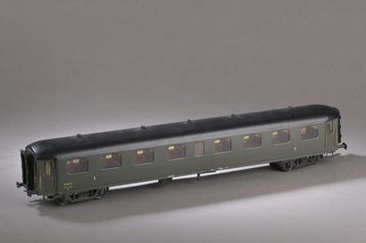 null GUILLERMET : Voiture 1ère classe SNCF NORD à 2 boggies. L. 52 cm