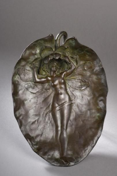 null VIBERT Alexandre (1842-1909) 
	Vide-poches « Elfes ». Épreuve en bronze à patine...