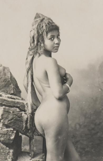 null LEHNERT & LANDROCK
Nus féminins, ca. 1910.
15 héliogravures, cachet dans l’image.
Images...