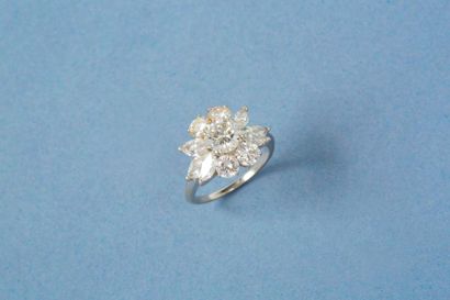 null BOUCHERON - Bague en platine 900‰, ornée en son centre d’un diamant brillanté...