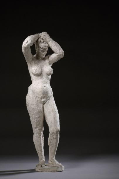 Marguerite LAVRILLIER-COSSACEANU (1893-1980) 

NU FEMININ DEBOUT SE COIFFANT


Plâtre...