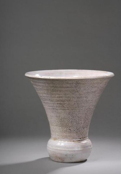 null CAZAUX Édouard (1889-1974) 


	Vase conique sur base bulbeuse en céramique,...