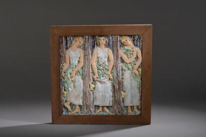 null CAZAUX Édouard (1889-1974) 


	« Trois jeunes femmes ». Bas relief en terre...