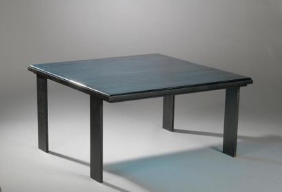 null DU PLANTIER Marc (1901-1975)


	Paire de tables basses en fer patiné noir, plateau...