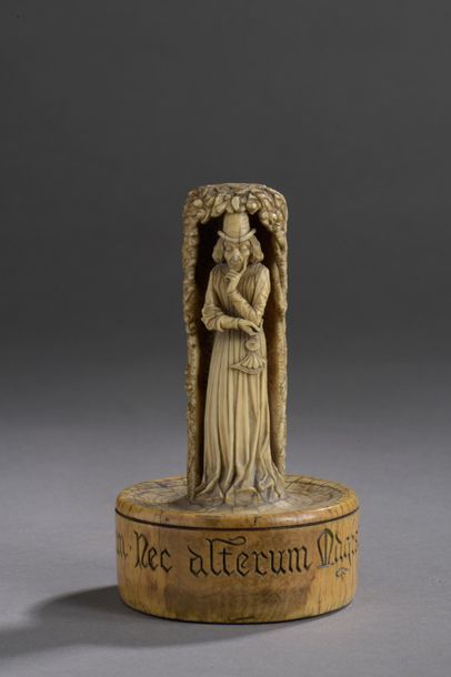null Statuette en ivoire sculpté représentant Jacob Coitier, médecin de Louis XI....