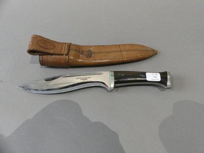 null Petit couteau de forme kukri (couteau traditionnel du Népal), lame signée :...