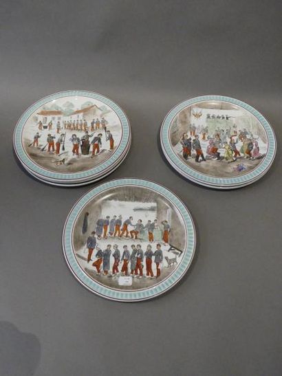 null CREIL-MONTEREAU
Six assiettes en porcelaine à décor de scènes de corvées militaires...