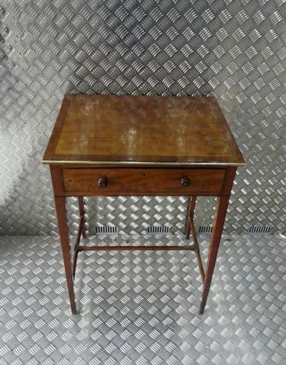 Table à écrire, XIXe siècle, en placage d'acajou,...