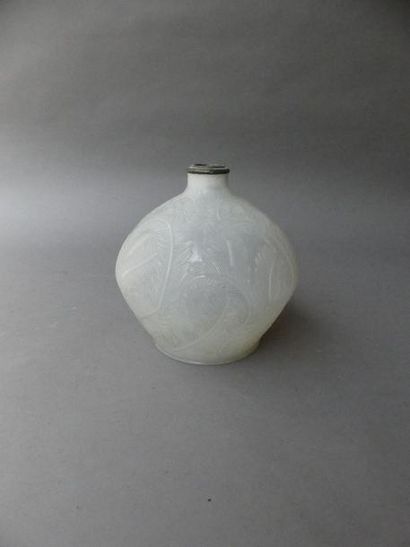 null René LALIQUE
Vase "plumes" verre moulé pressé.
Haut. 19 cm
Monté en lampe.
(Ref...