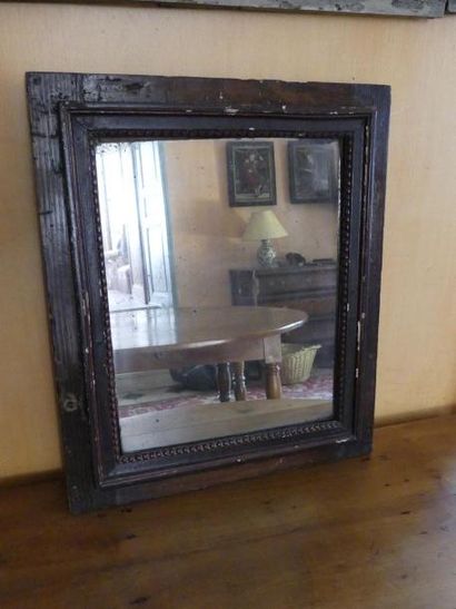 null Deux miroirs dans un cadre en bois sculpté et mouluré.
Style Louis XVI
90 x...