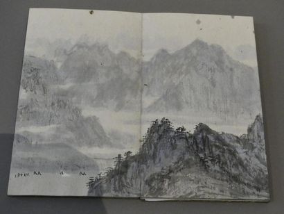null Deux albums de paysages et un receuil iconographique
Chine, Xxème siècle