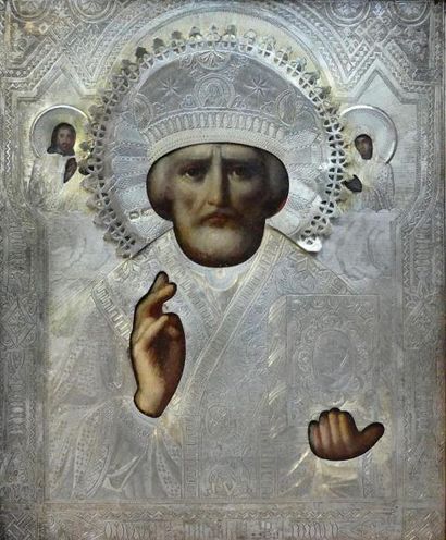 null Petite icone en bois peint et sa riza en argent représentant un Christ bénissant.
(Ref...