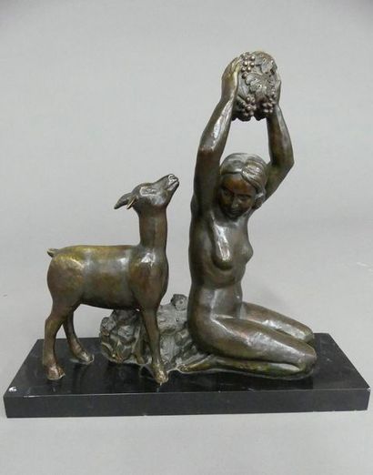 null Georges THUROTTE (1905 - 2000)
 "Femme au cabri"
Epreuve en bronze à patine...