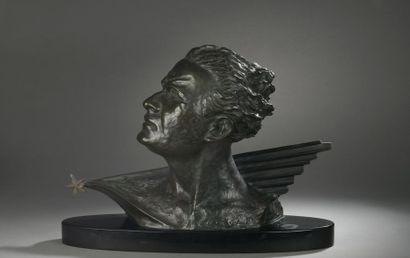 null D'après FOCHT Frédéric C. (1879-1937)
Buste de Jean Mermoz 
Sculpture en bronze...