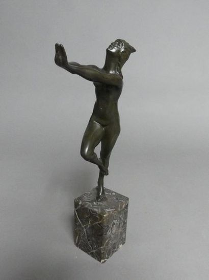 null Serge ZELIKSON (1890-1966)
La danse
Sculpture en bronze
Signée
Haut. : 55 c...