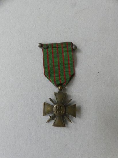 null Médaille de guerre 1914-1916
Ruban, deux étoiles.