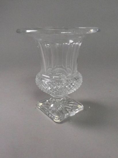 null SAINT-LOUIS
Vase médicis en cristal.
Signé
Haut. : 30 cm
