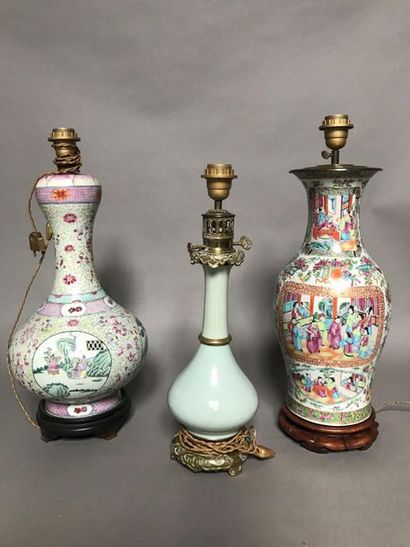 null CHINE
Vase en porcelaine à décor en émaux polychromes de la famille rose de...